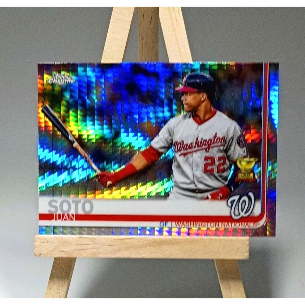 2019 Topps Chrome - Juan Soto #155 Prism Refractor Rookie Cup